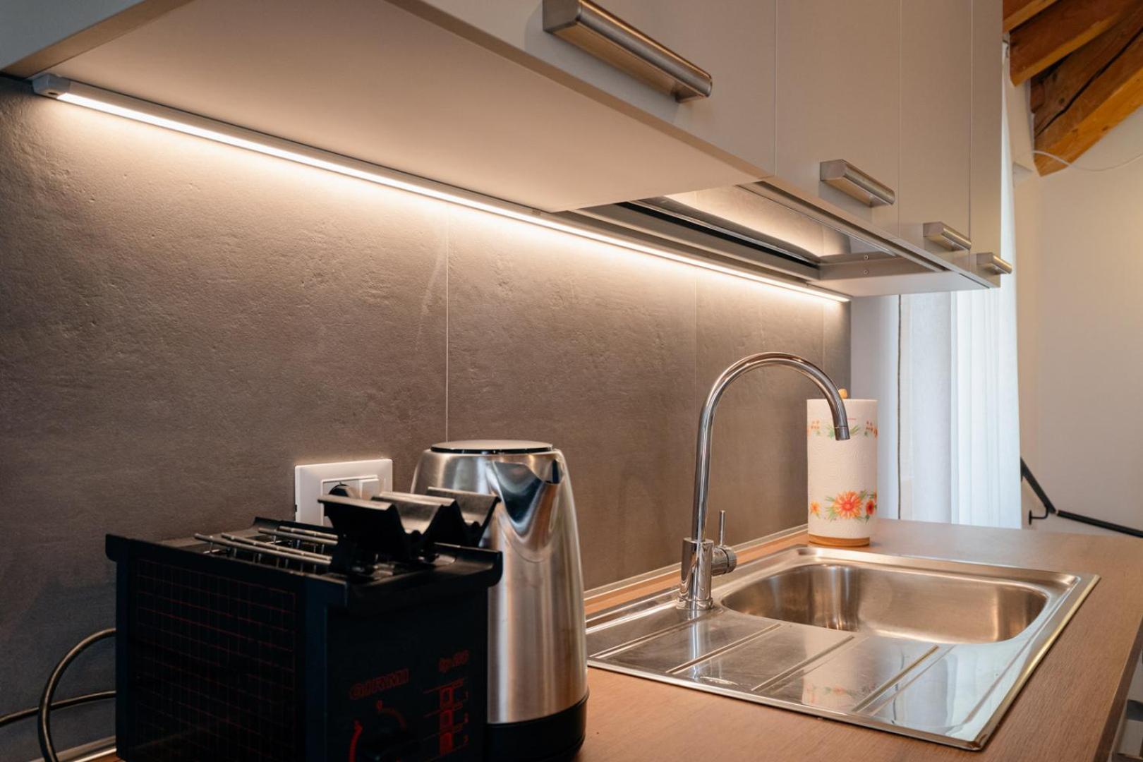 San Zen Che Ride Apartment เวโรนา ภายนอก รูปภาพ